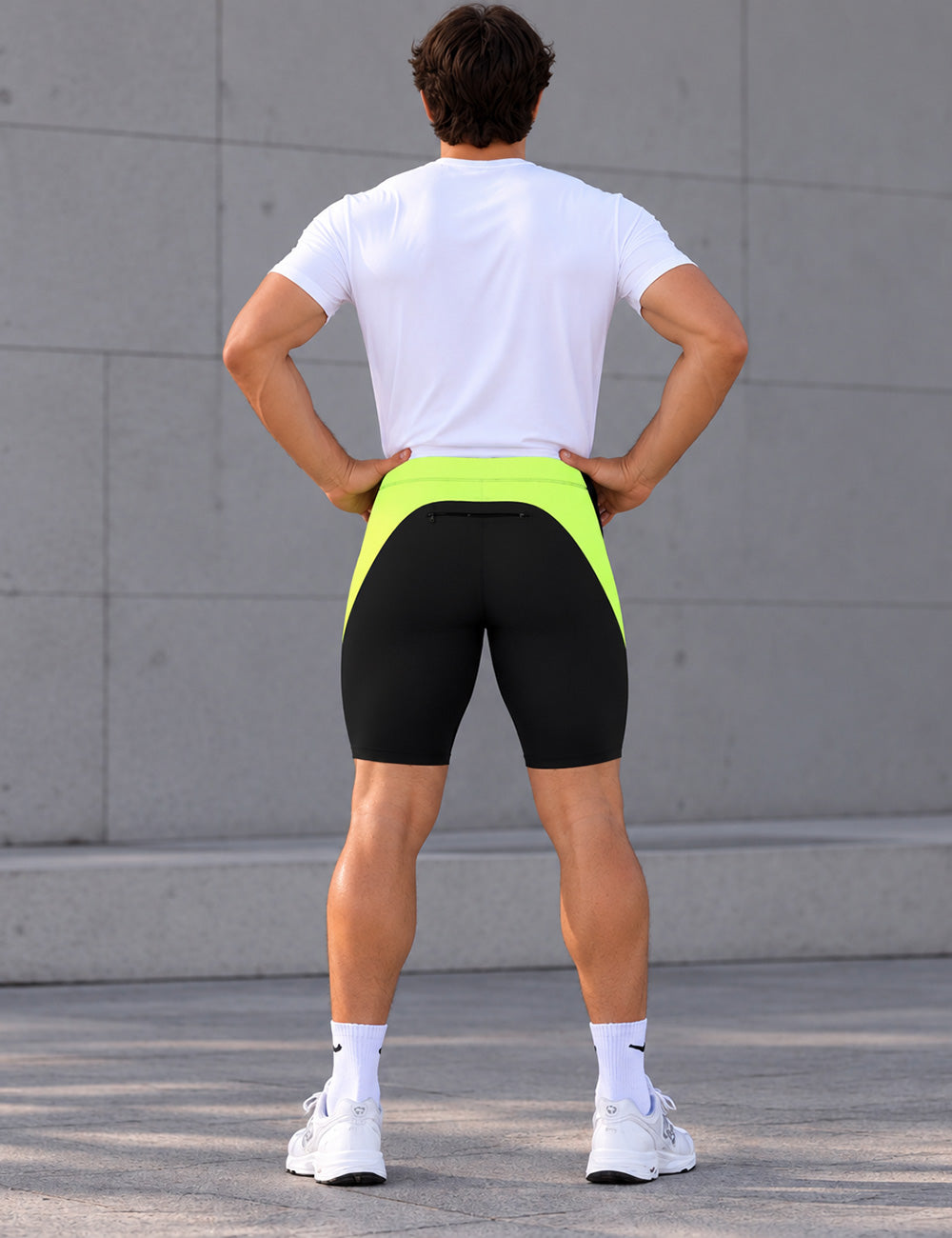 Pantaloni da corsa da uomo corto per neon nero